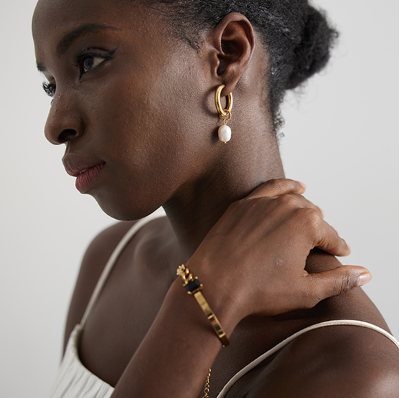 Gorgeous Round Dangle Pearl Hoop Earrings - Picture 6 of 7